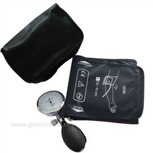 بڑے بالغ دستی خون کے دباؤ کف, دباؤ گیج اور افراط زر بلب سیاہ نیلے رنگ کے ساتھ ایک ٹیوب کف.